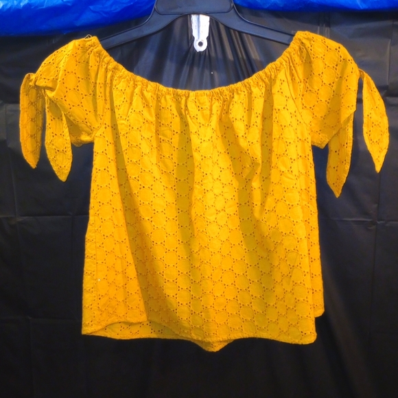 Universal Thread Top - Picture 4 of 5